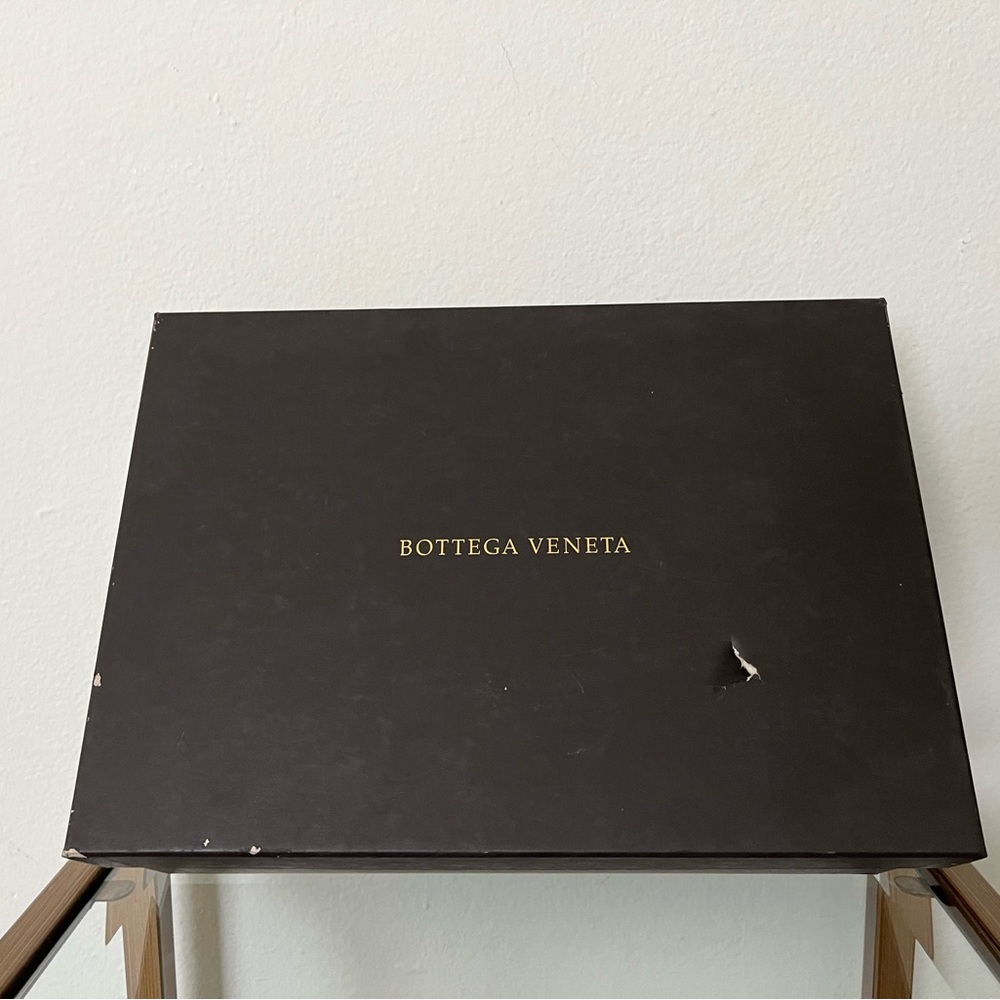 Bottega Veneta Mesh Chain Pump - Picture 10 of 14